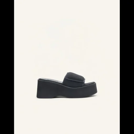 COURREGES